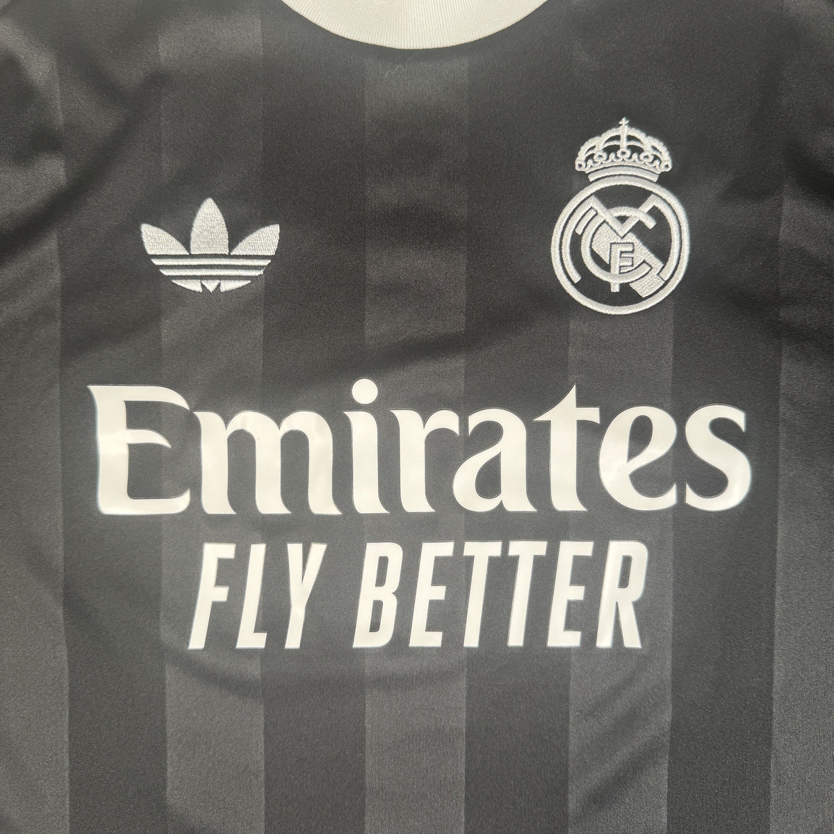 Real Madrid 2025/2026 Goalkeeper Football Shirt Large