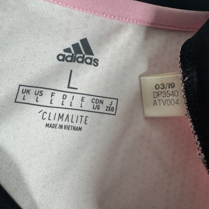 Size label inside Scotland 2019/2020 away football shirt, size Large