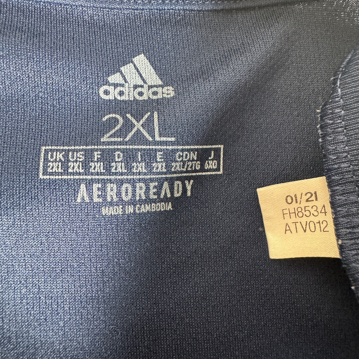 Size label inside Scotland 2020/2021/2022 home football shirt, size XXL