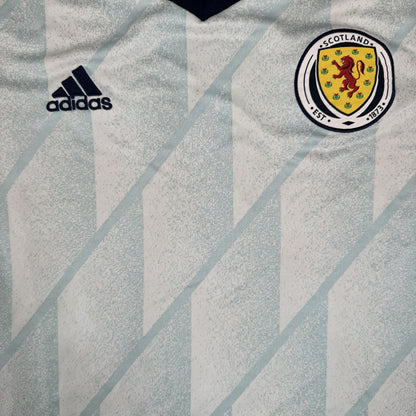 Scotland 2020/2021 Away Football Shirt Large — front close-up