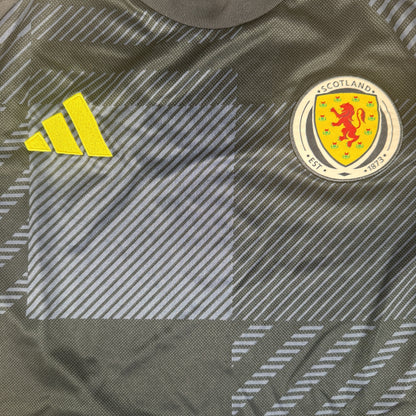 Scotland 2024/2025/2026 Home Football Shirt Large — front close-up
