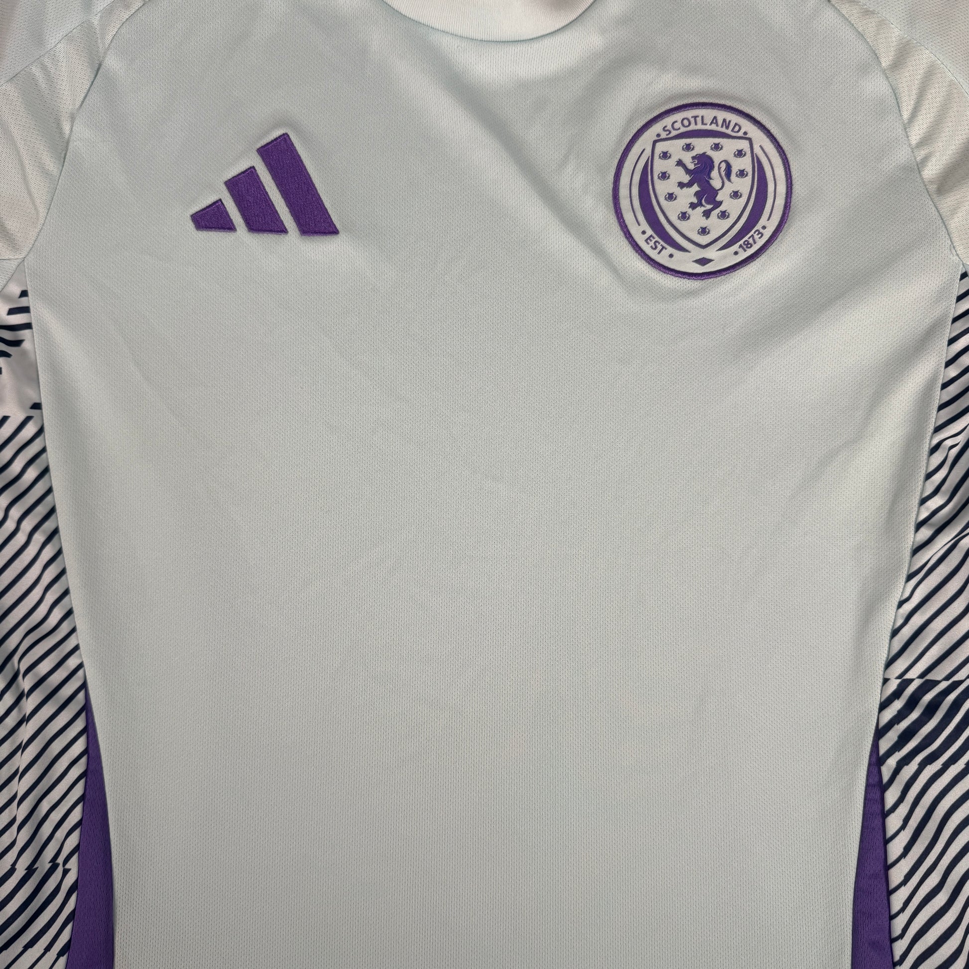 Scotland 2024/2025/2026 Away Football Shirt Large – Football Shirt Kingdom