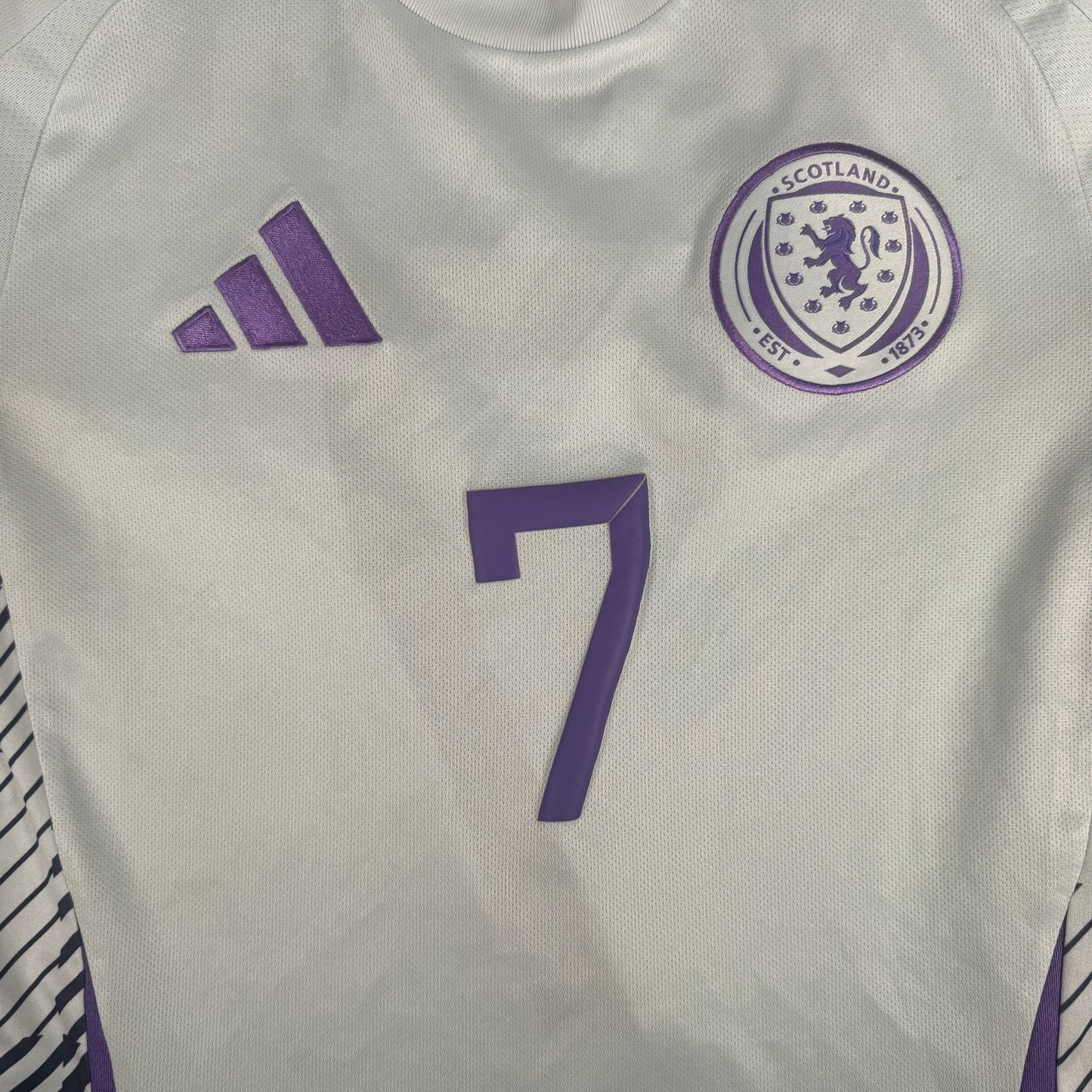 MCGINN 7 Scotland 2024/2025 Away Football Shirt Small – Football Shirt Kingdom