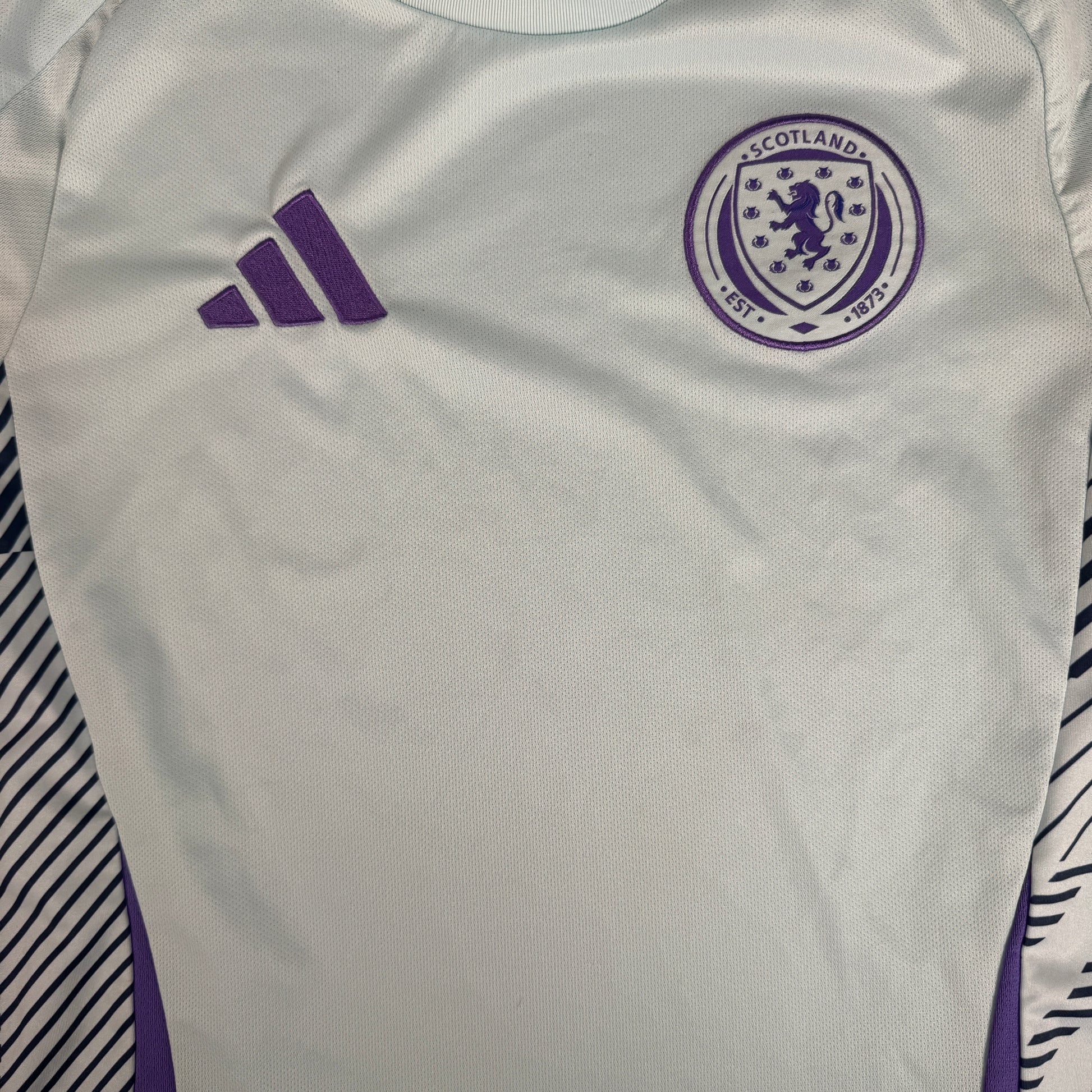 Scotland 2024/2025/2026 Away Football Shirt Small – Football Shirt Kingdom