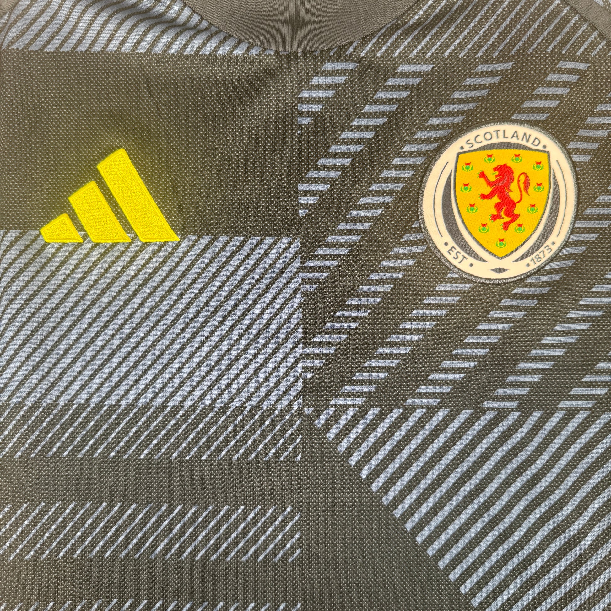 Scotland 2024/2025 Home Football Shirt Medium – Football Shirt Kingdom