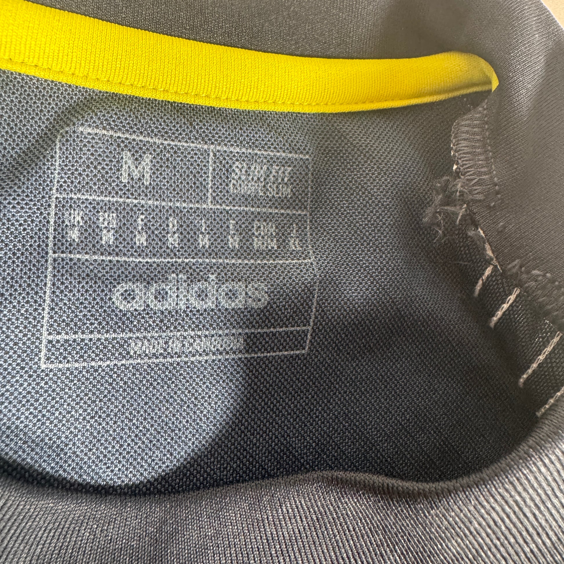 Scotland 2024/2025 Home Football Shirt Medium – Football Shirt Kingdom