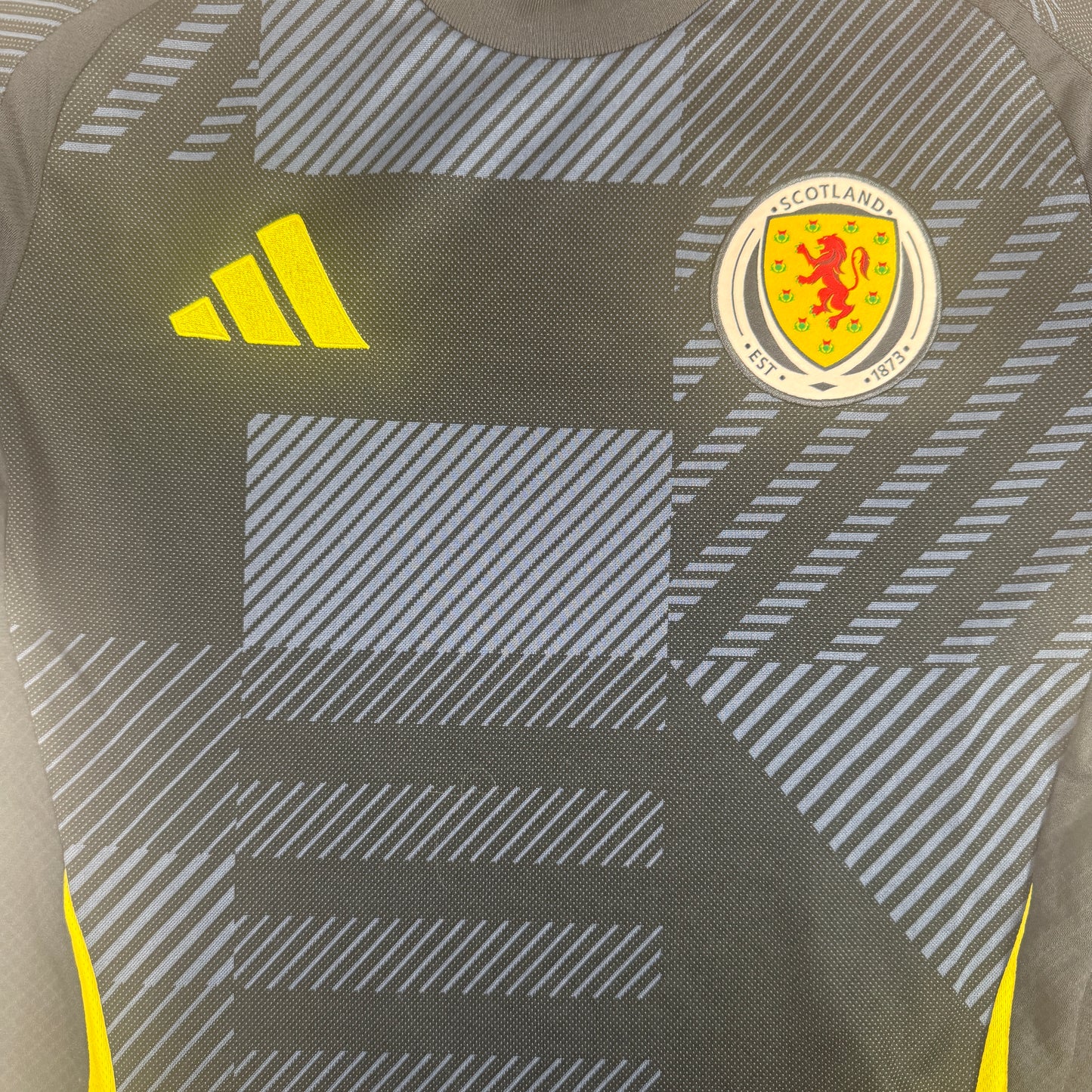Scotland 2024/2025 Home Football Shirt Medium – Football Shirt Kingdom