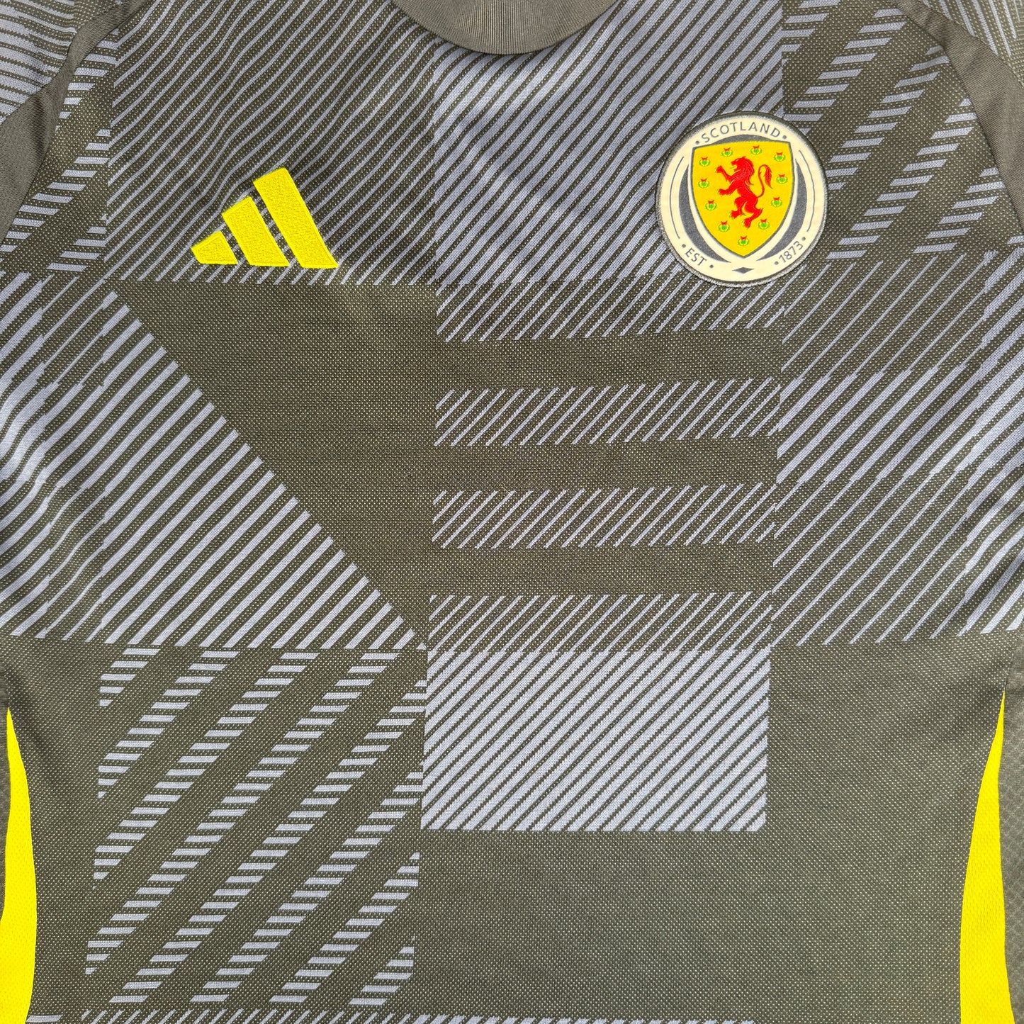 Scotland 2024/2025 Home Football Shirt XXL