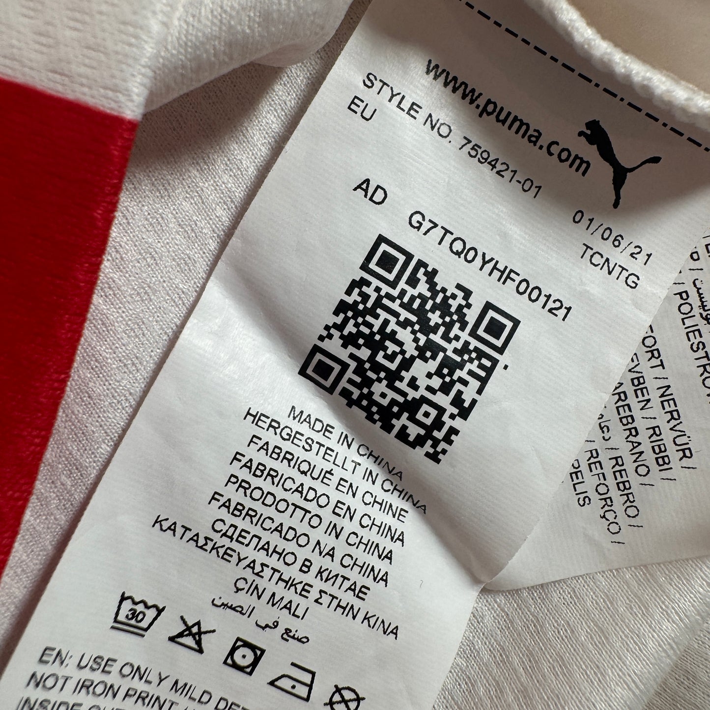 Slavia Prague 2021/2022 Home Football Shirt Small – Football Shirt Kingdom