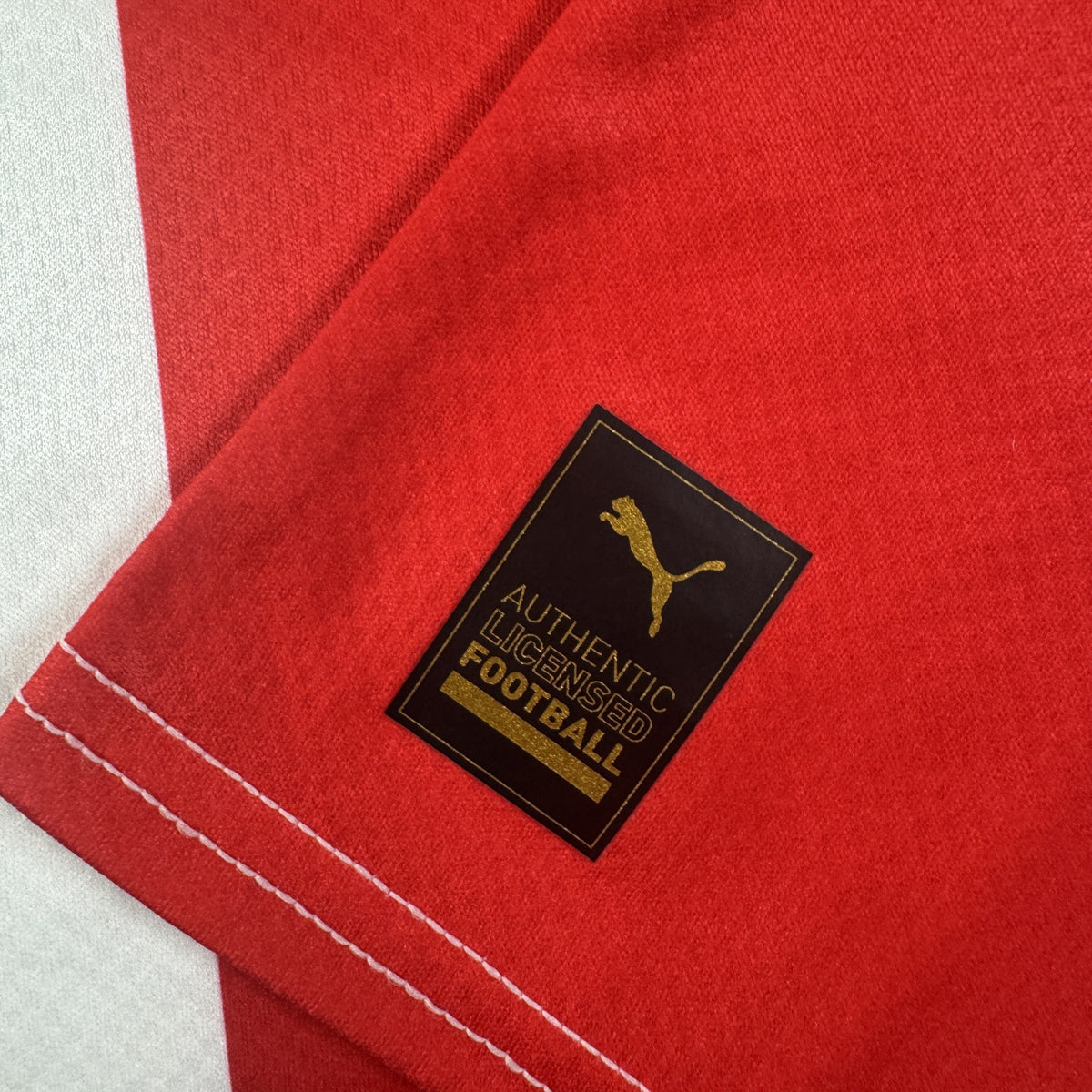 Slavia Prague 2022/2023 home football shirt, size Medium