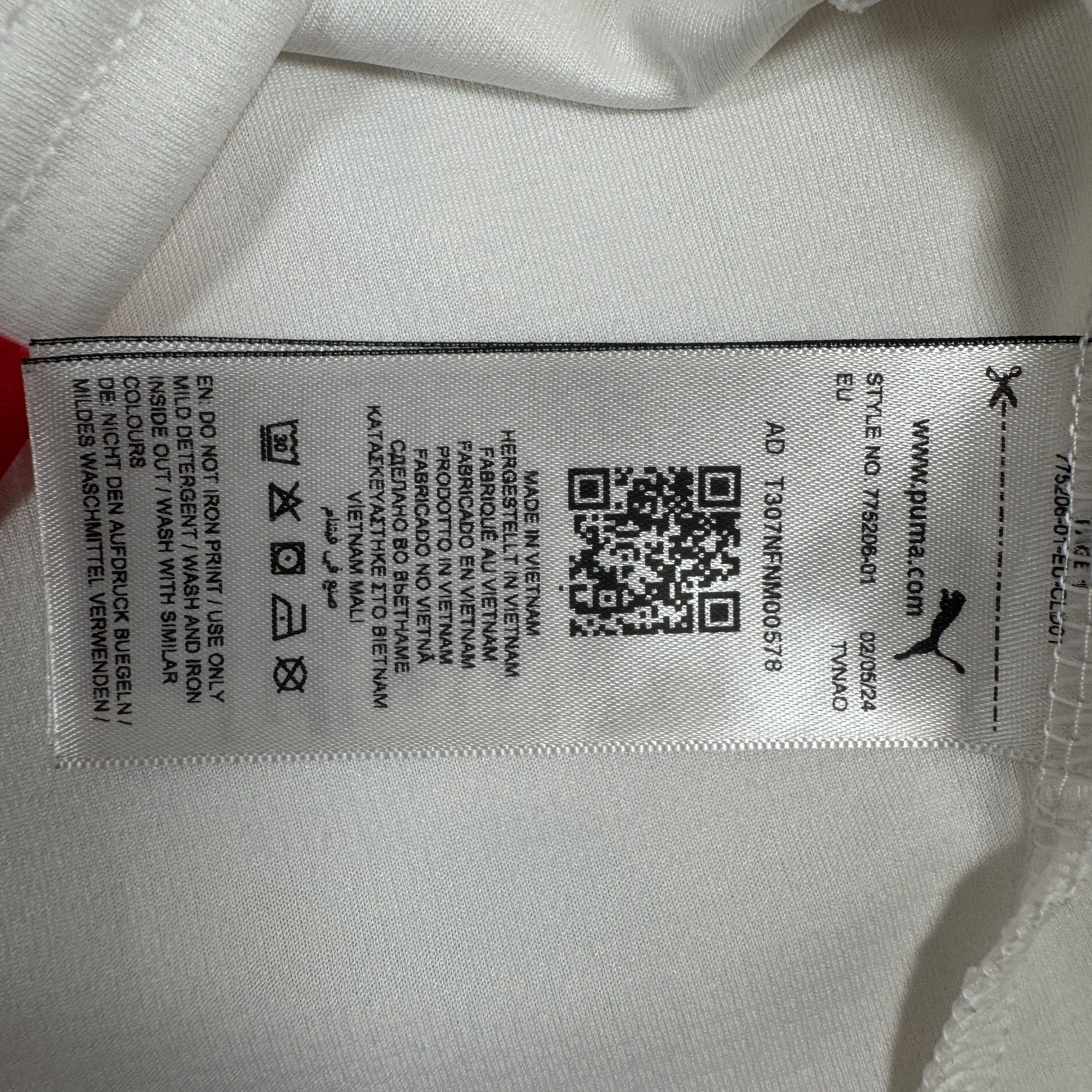 Slavia Prague 2024/2025 Home Football Shirt XL – Football Shirt Kingdom