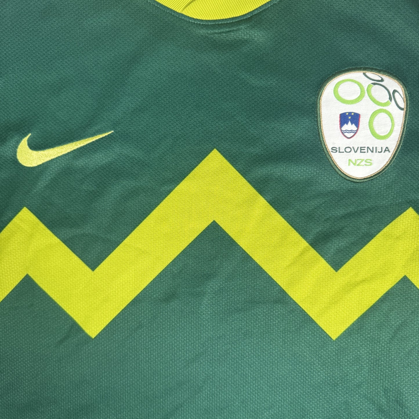 Slovenia 2010/2011/2012 Away Football Shirt XL