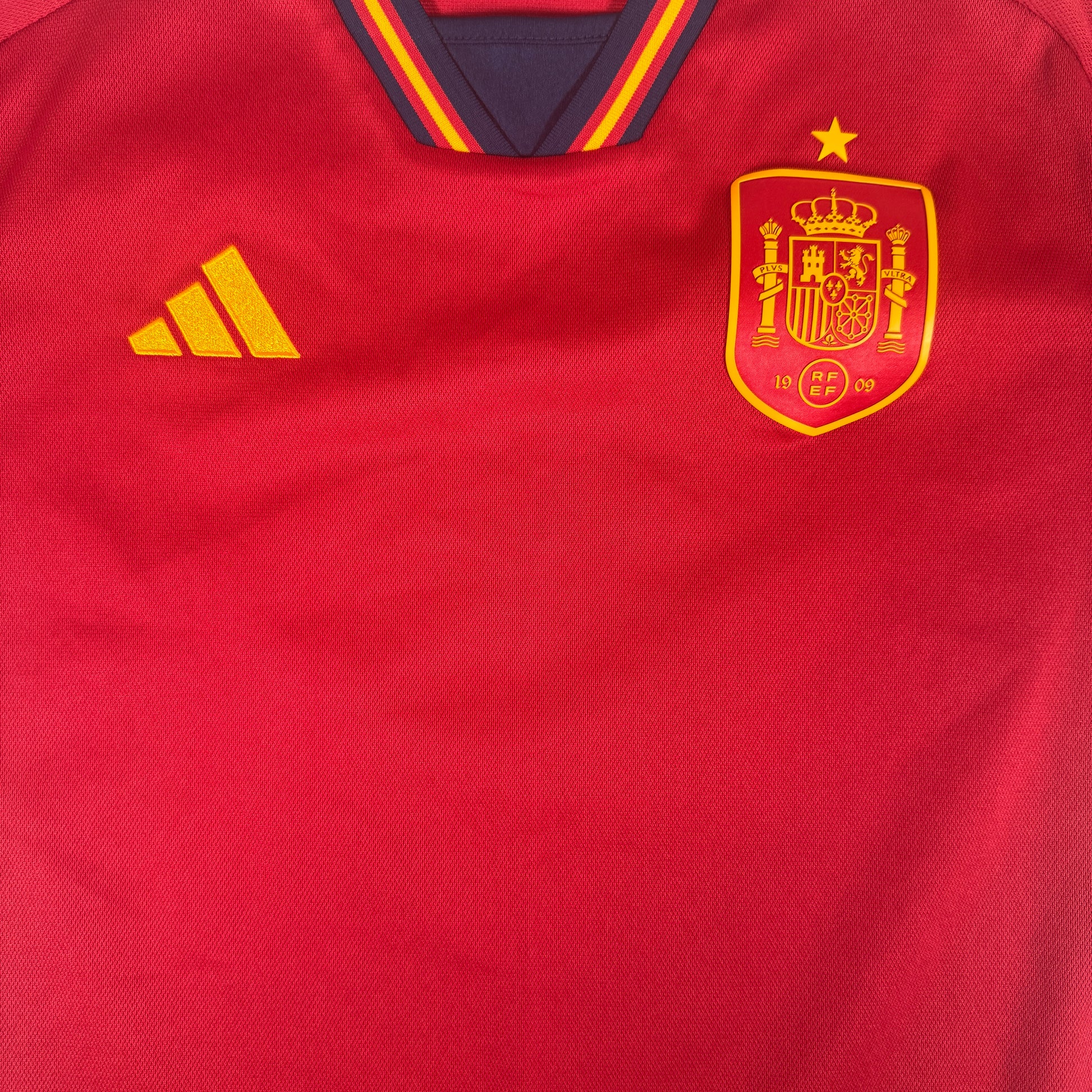 Spain 2022/2023/2024 Home Football Shirt Medium – Football Shirt Kingdom