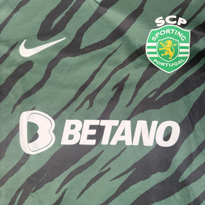 Sporting CP 2021/2022 Third Football Shirt Large — front close-up