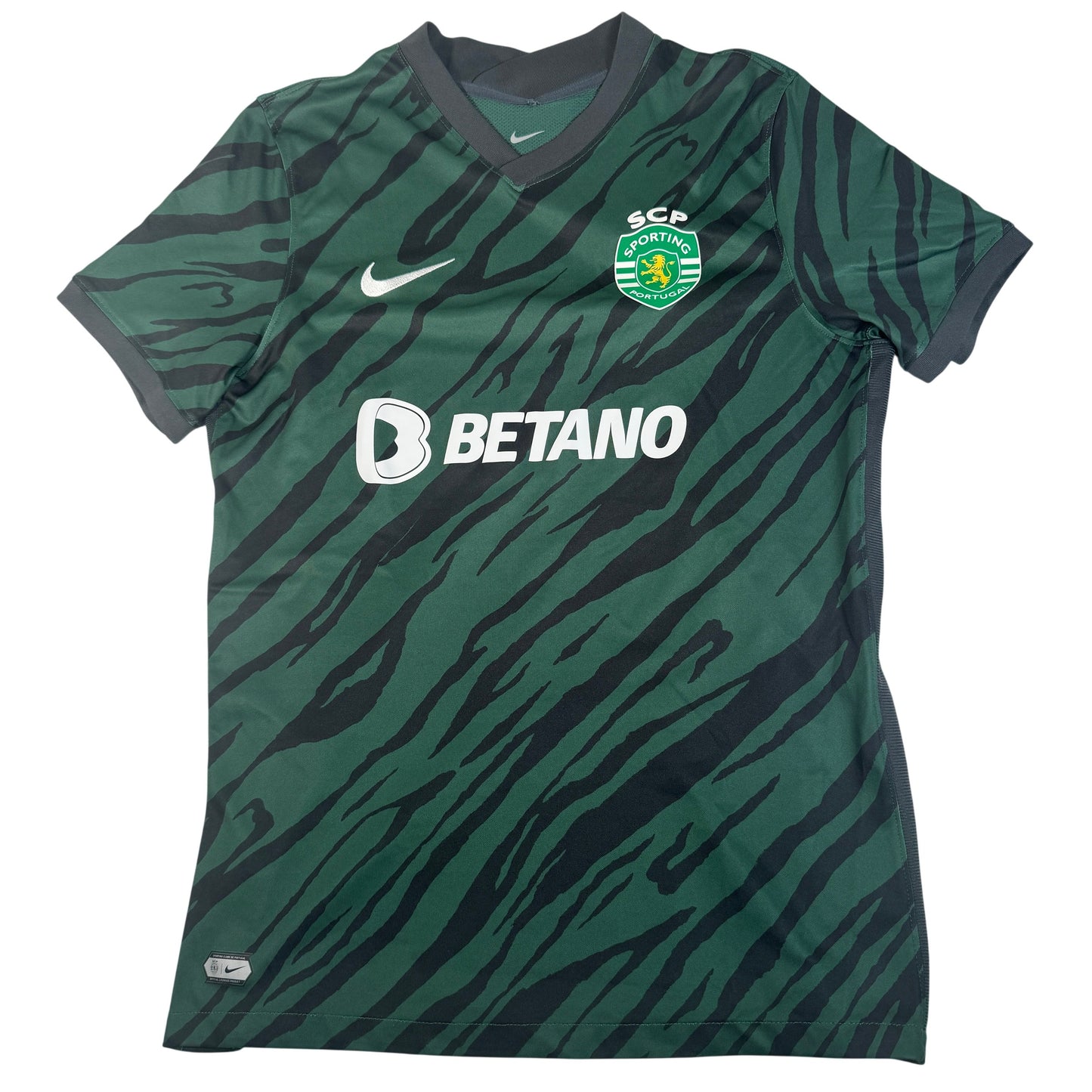 Sporting CP 2021/2022 Third Football Shirt Large