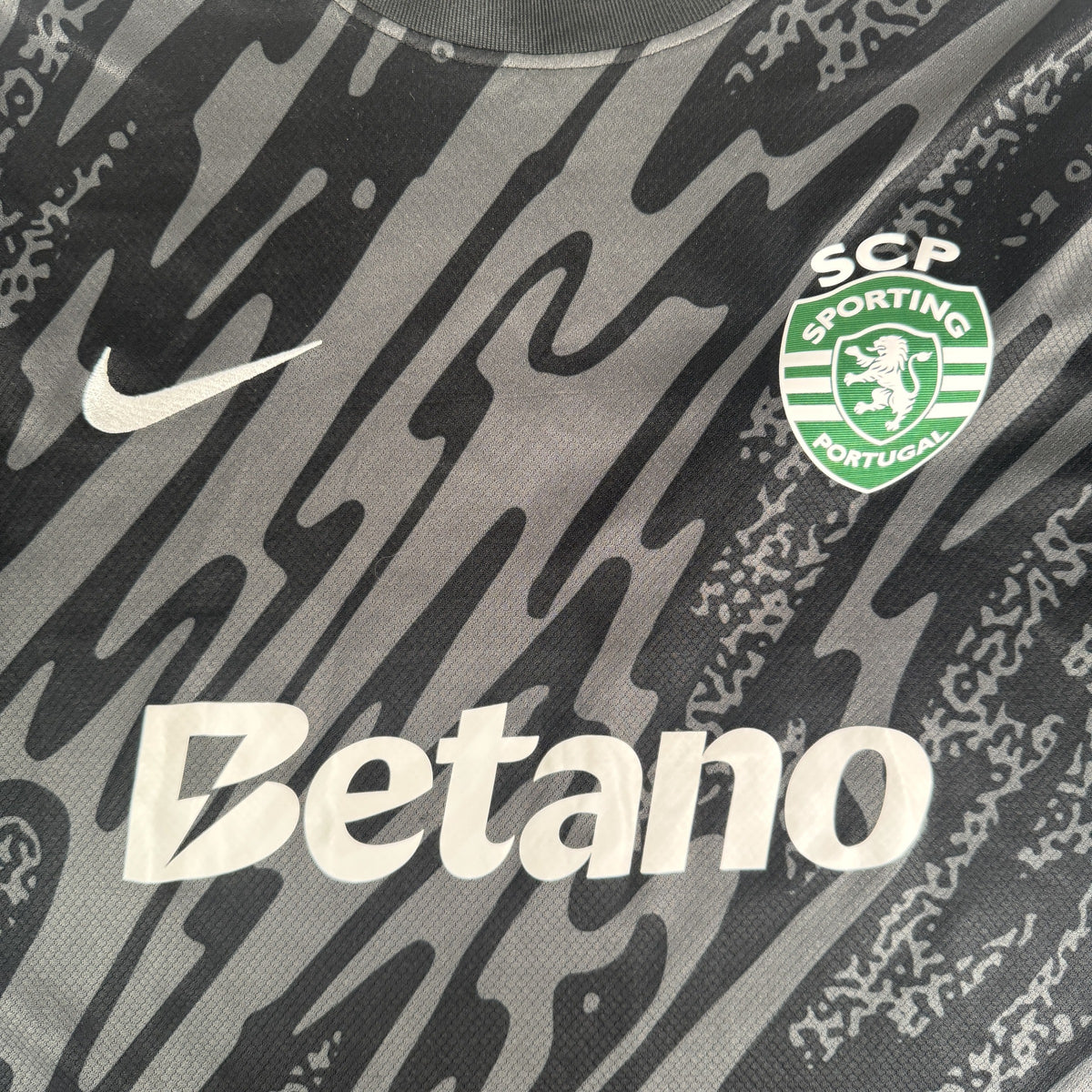 Sporting CP 2024/2025 Goalkeeper Football Shirt Medium