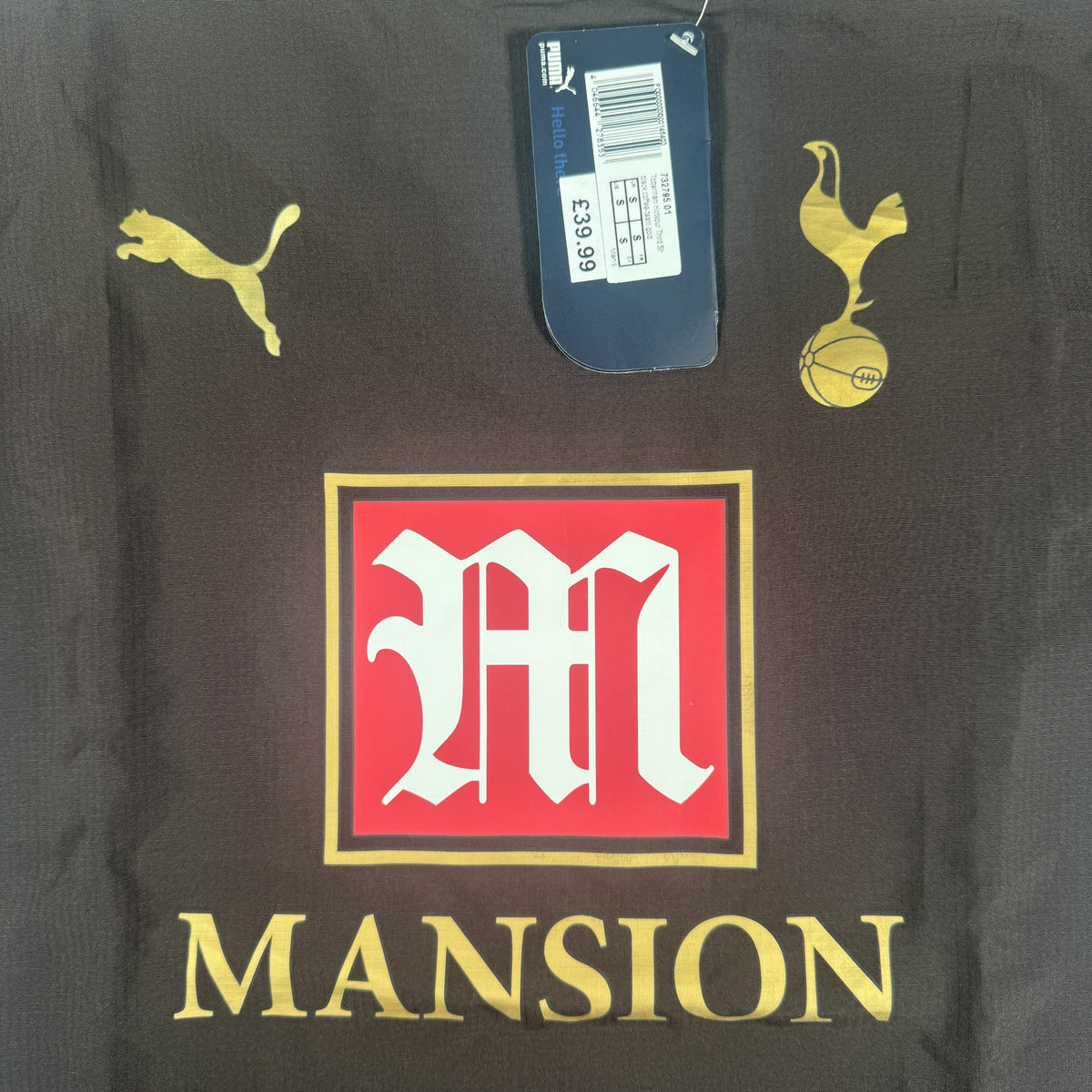 Close-up of Tottenham Hotspur 2006/2007 third football shirt, size Small