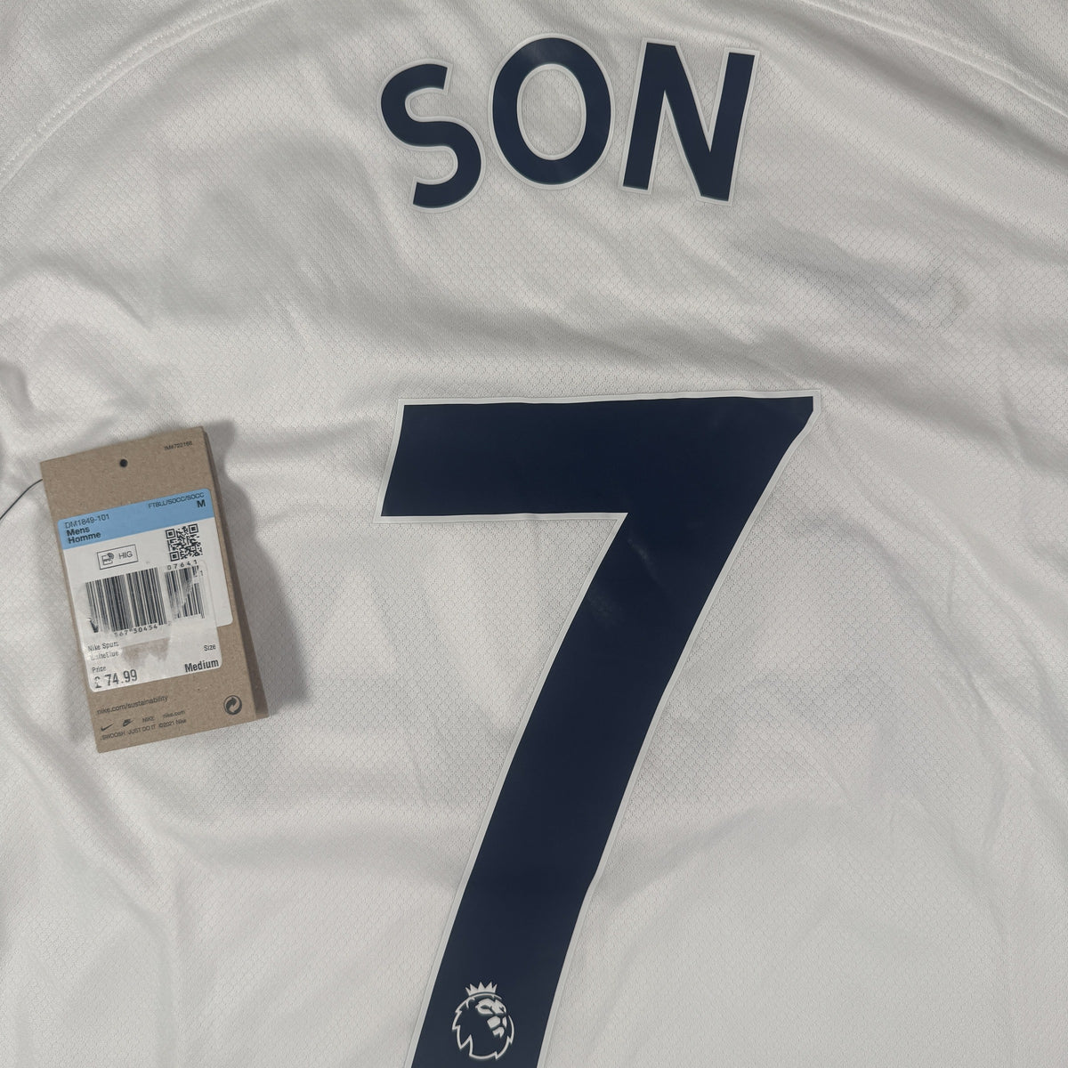 Close-up of Son 7 on Tottenham Hotspur 2022/2023 home football shirt, size Medium