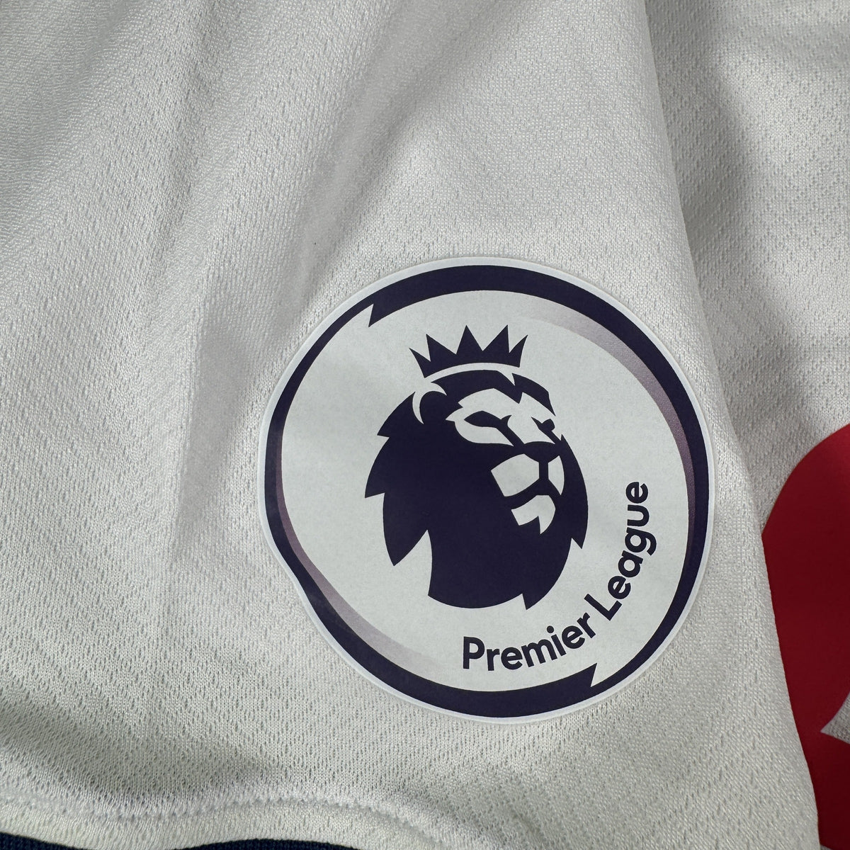 Tottenham Hotspur 2022/2023 home football shirt, size Medium
