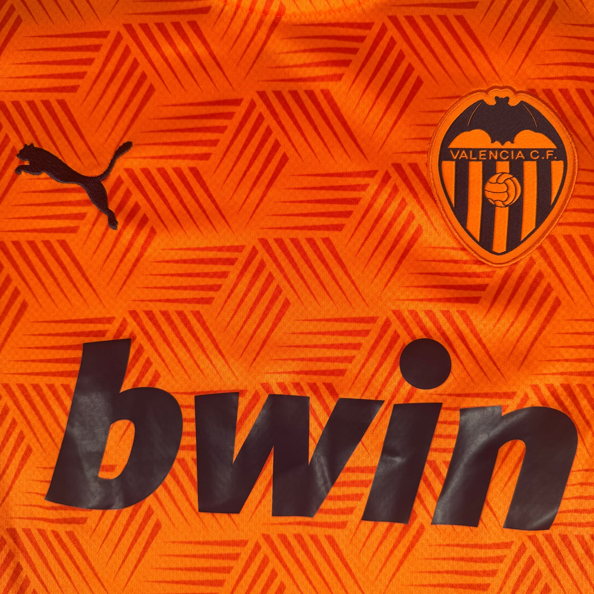 Valencia 2020/2021 Away Football Shirt Small – Football Shirt Kingdom