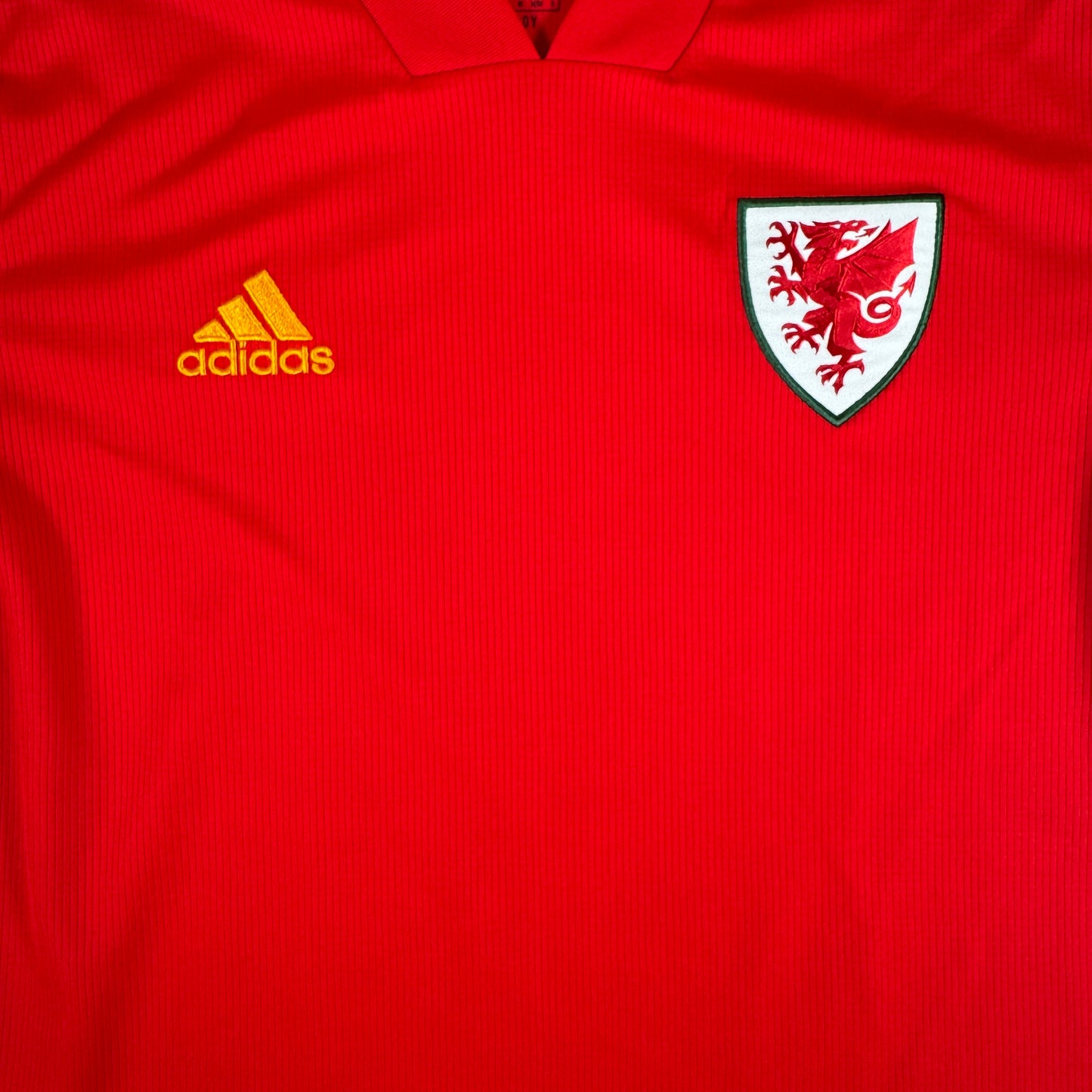 Wales 2020/2021/2022 Home Football Shirt Medium – Football Shirt Kingdom