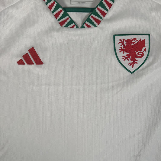 Wales 2022/2023/2024 Away Football Shirt Medium
