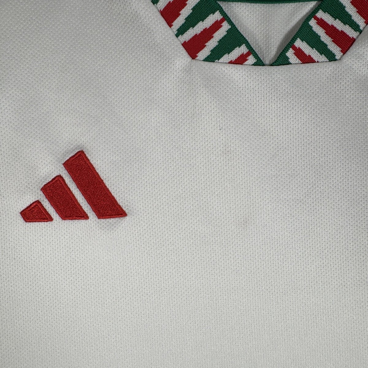 Wales 2022/2023/2024 Away Football Shirt Medium