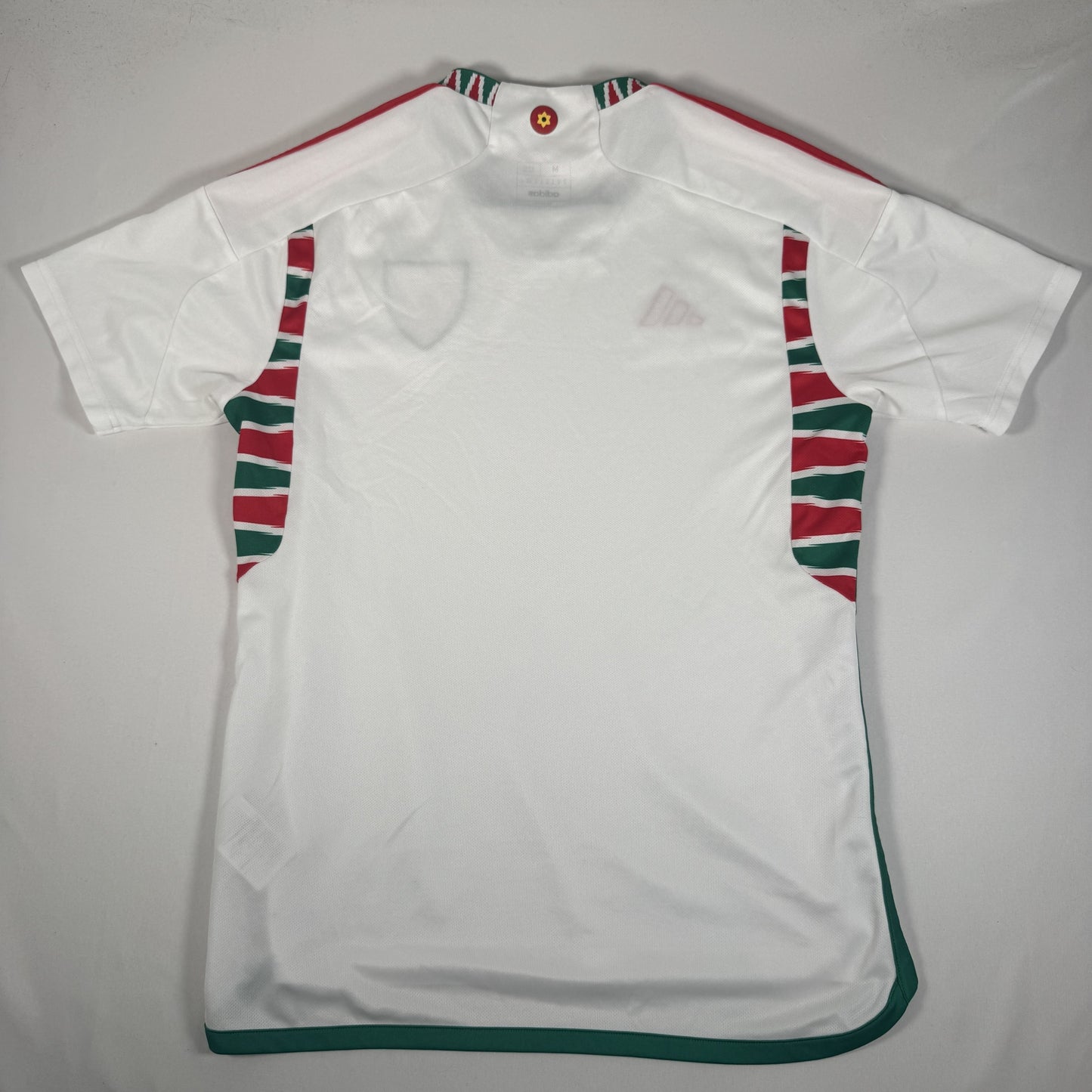 Wales 2022/2023/2024 Away Football Shirt Medium