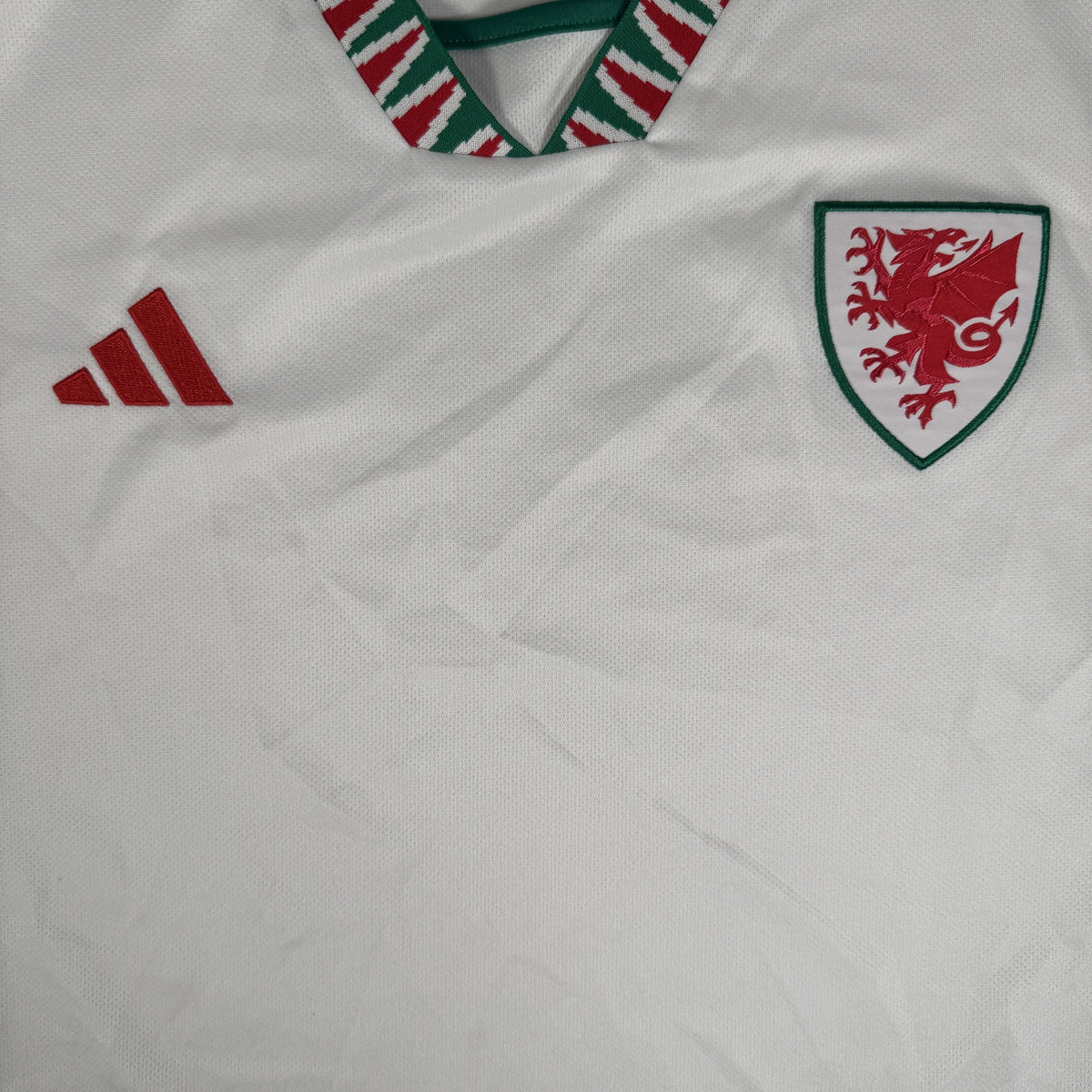 Wales 2022/2023/2024 Away Football Shirt XXL