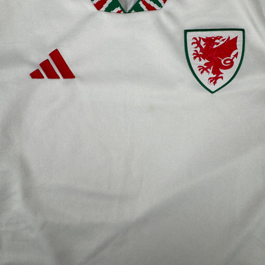 Wales 2022/2023/2024 Away Football Shirt Small – Football Shirt Kingdom