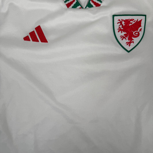 Wales 2022/2023/2024 Away Football Shirt Small – Football Shirt Kingdom