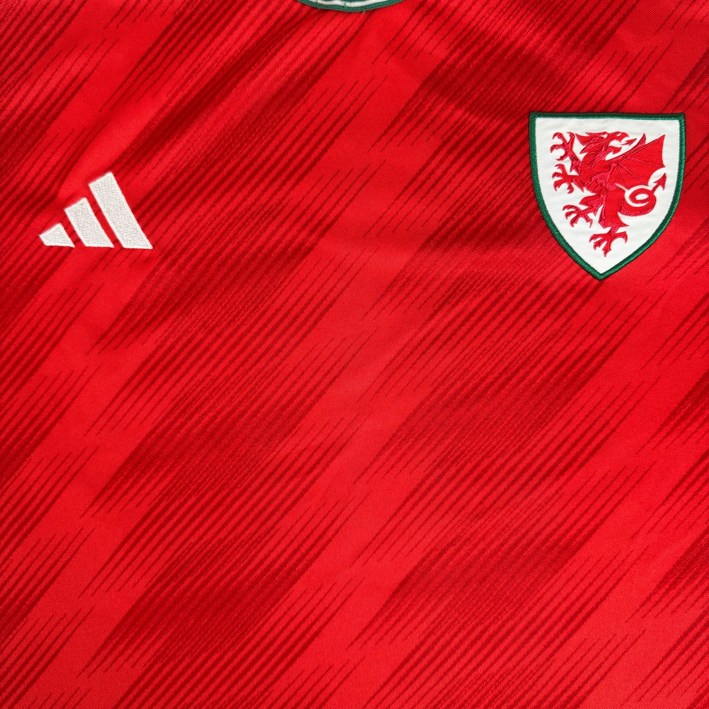 Wales 2022/2023/2024 Home Football Shirt 2XL – Football Shirt Kingdom