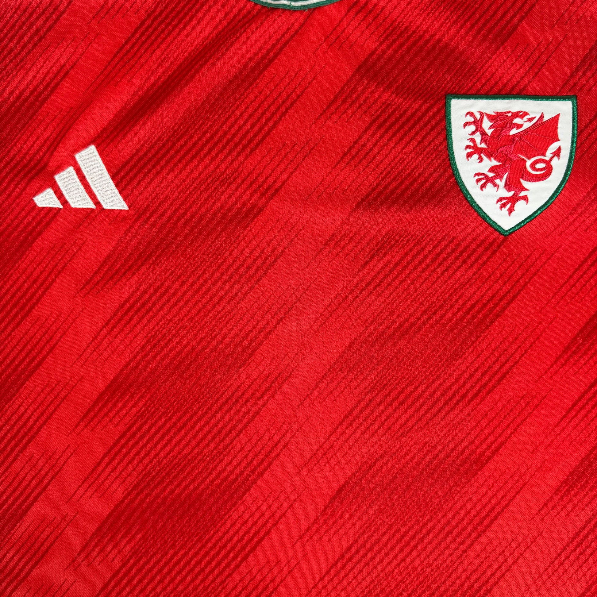 Wales 2022/2023/2024 Home Football Shirt 2XL – Football Shirt Kingdom