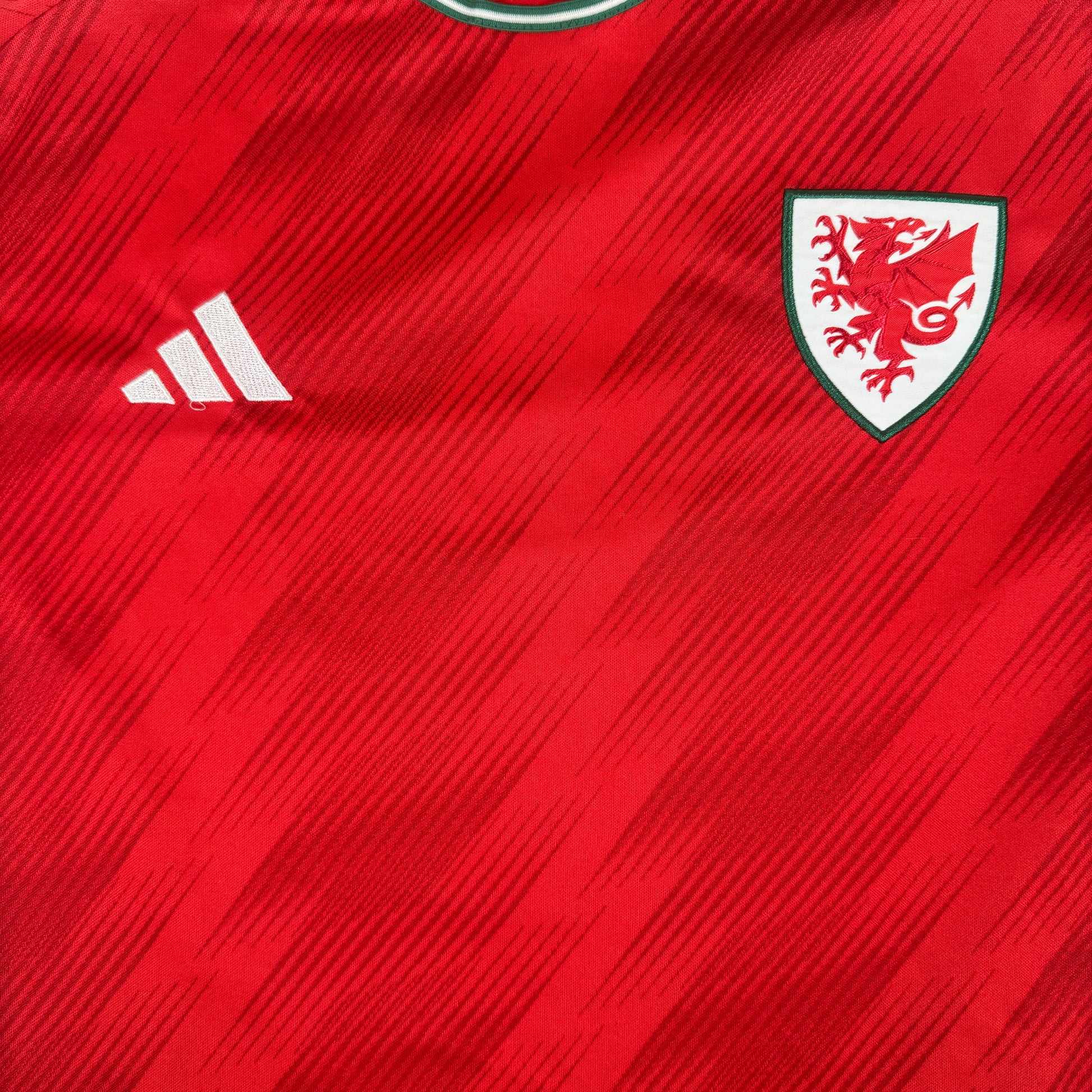 Wales 2022/2023/2024 Home Football Shirt Large – Football Shirt Kingdom