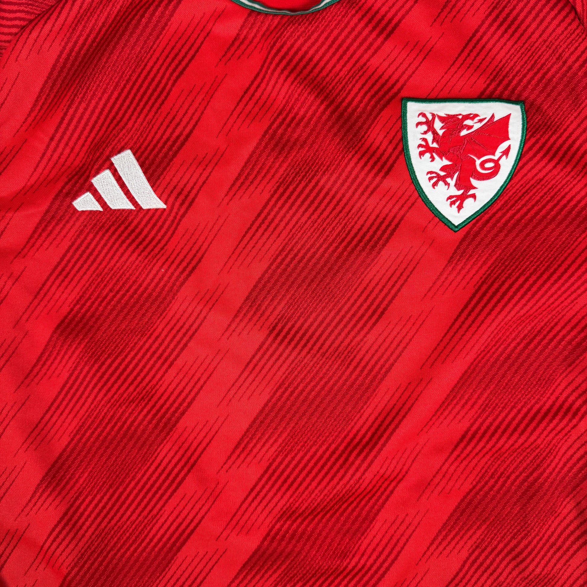 Wales 2022/2023/2024 Home Football Shirt Medium – Football Shirt Kingdom