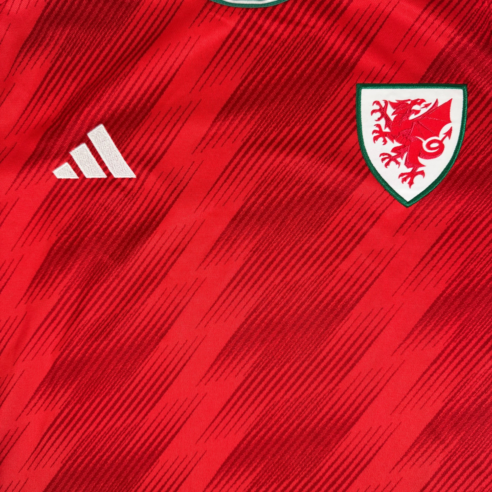 Wales 2022/2023/2024 Home Football Shirt Medium – Football Shirt Kingdom