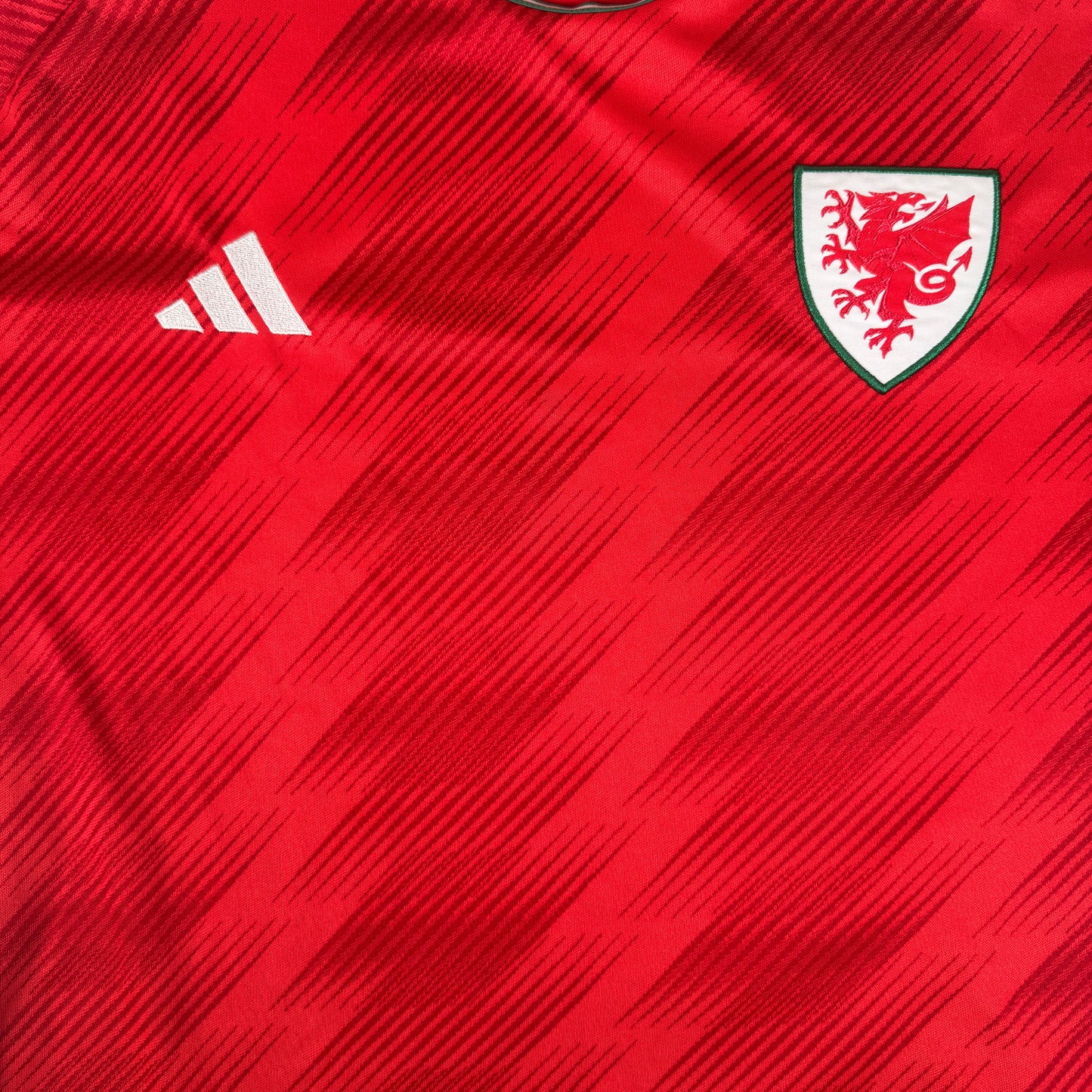 Wales 2022/2023/2024 Home Football Shirt XL – Football Shirt Kingdom