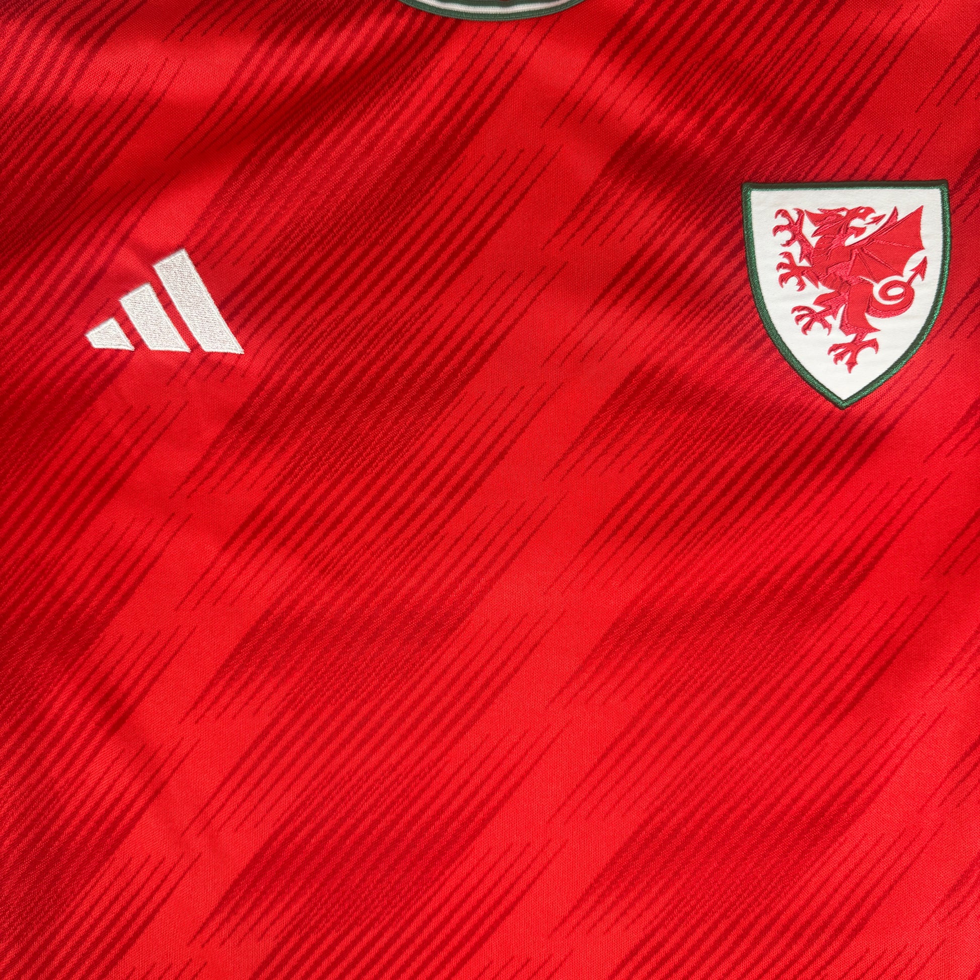 Wales 2022/2023/2024 Home Football Shirt XL – Football Shirt Kingdom