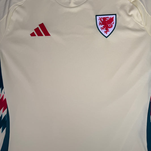 Wales 2024/2025 Away Football Shirt 2XL – Football Shirt Kingdom