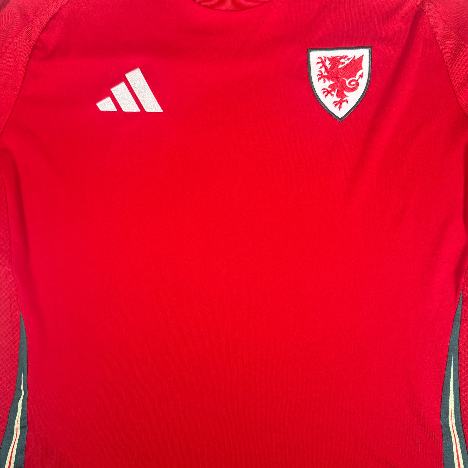 Wales 2024/2025/2026 Home Football Shirt 2XL – Football Shirt Kingdom