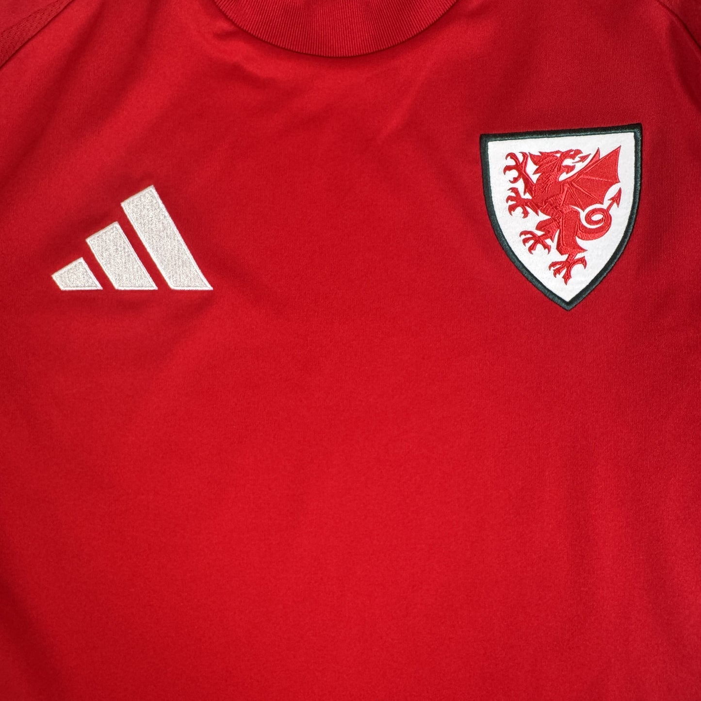 Wales 2024/2025 Home Football Shirt Medium