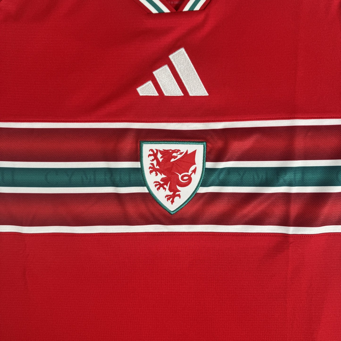 Wales 2026/2027 Home Football Shirt Large