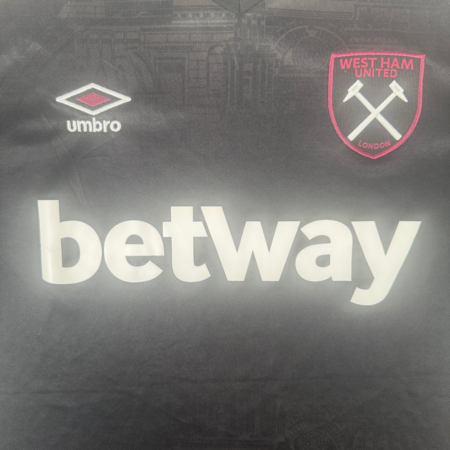West Ham United 2024/2025 Away Football Shirt Medium – Football Shirt Kingdom