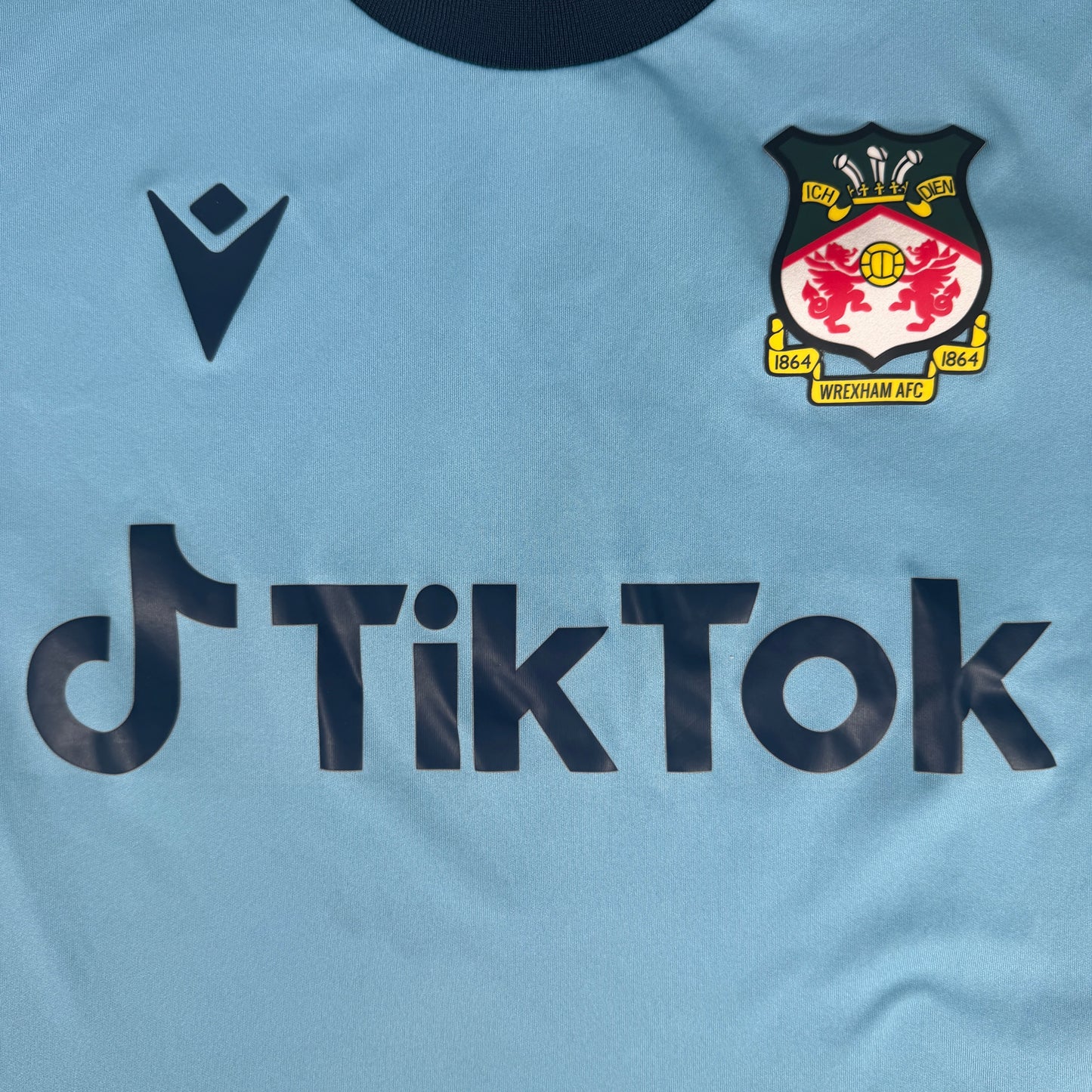 Wrexham 2022/2023 Away Football Shirt Medium – Football Shirt Kingdom