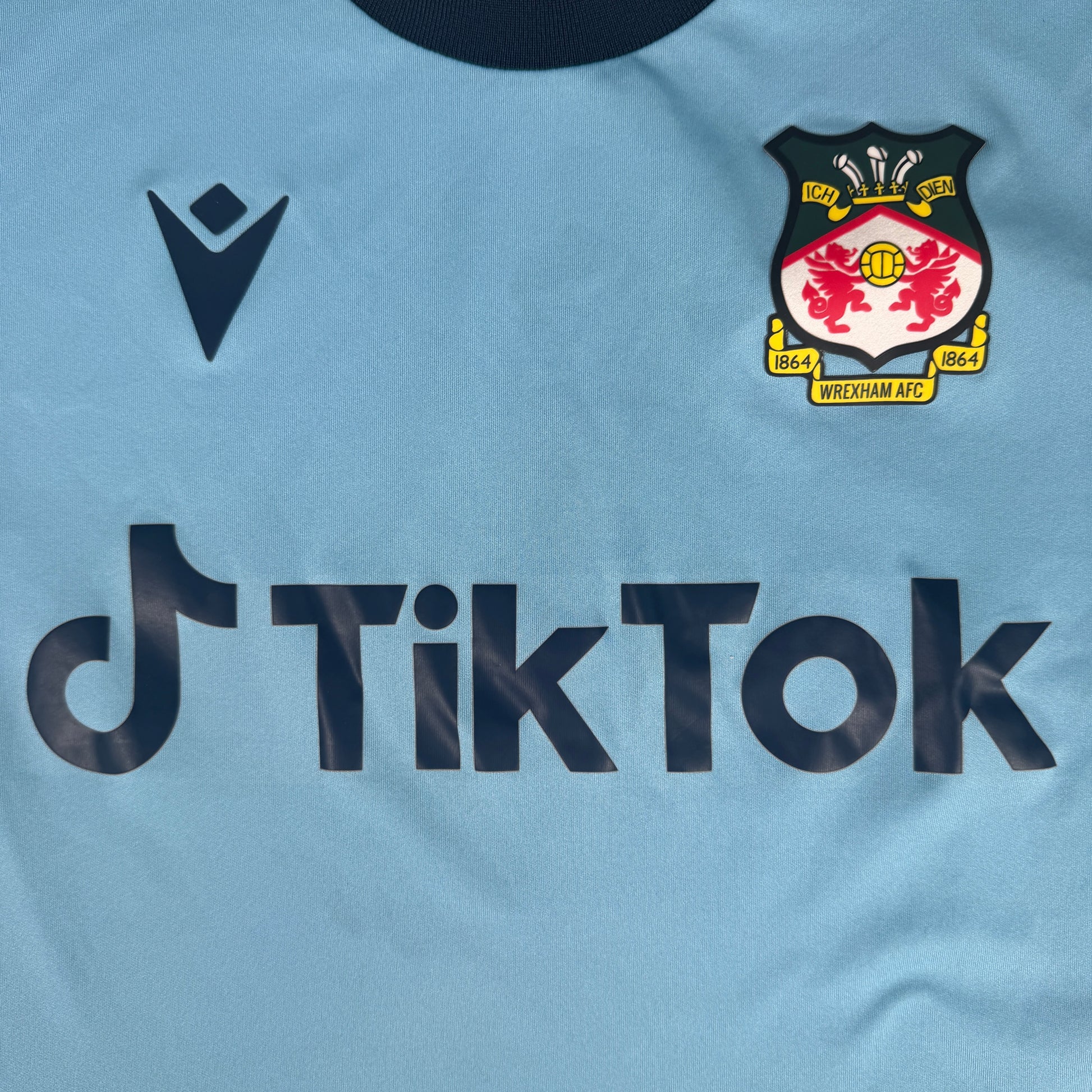Wrexham 2022/2023 Away Football Shirt Medium – Football Shirt Kingdom