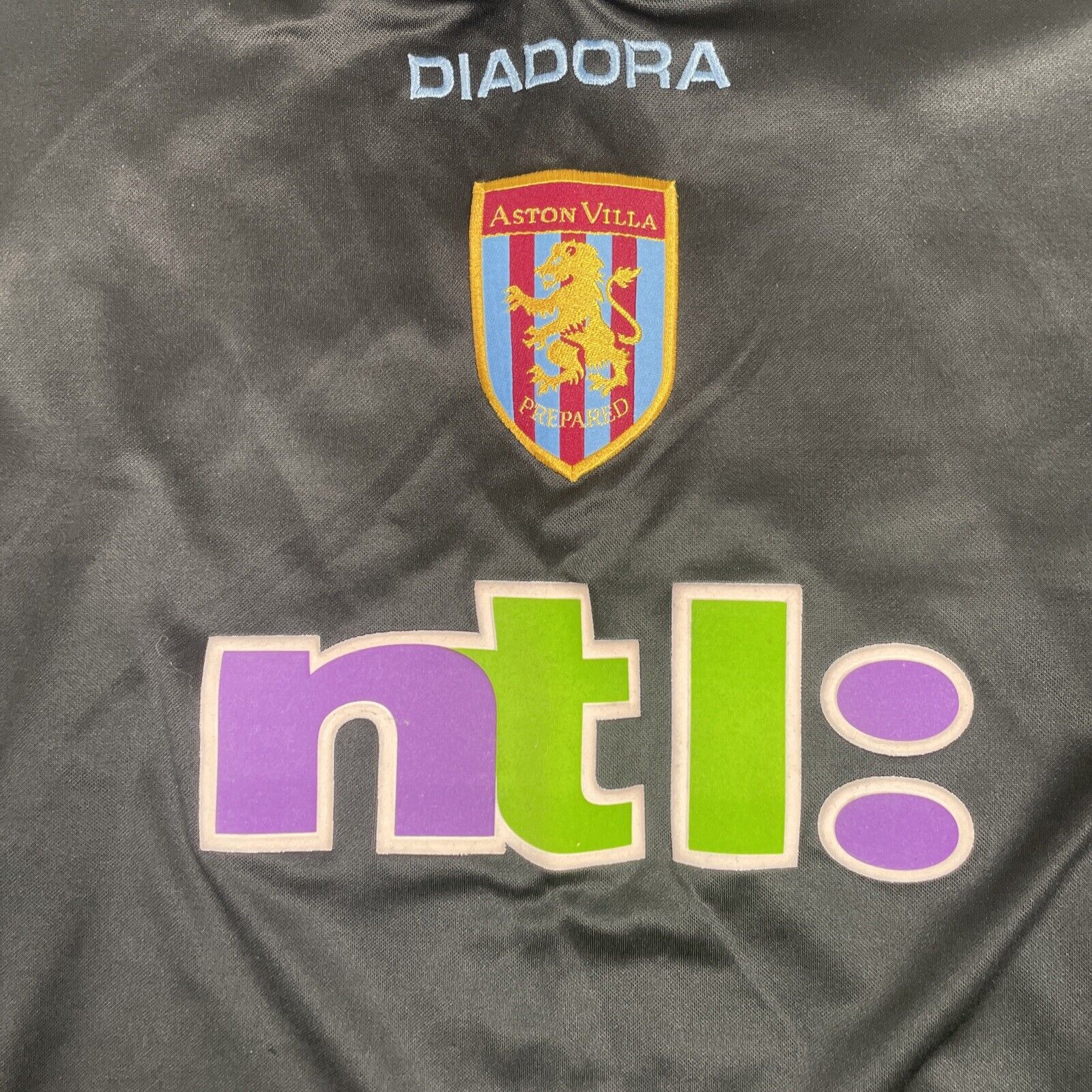 Aston Villa #20 2000/2001 Away Football Shirt Long Sleeve XL - Football Shirt Kingdom