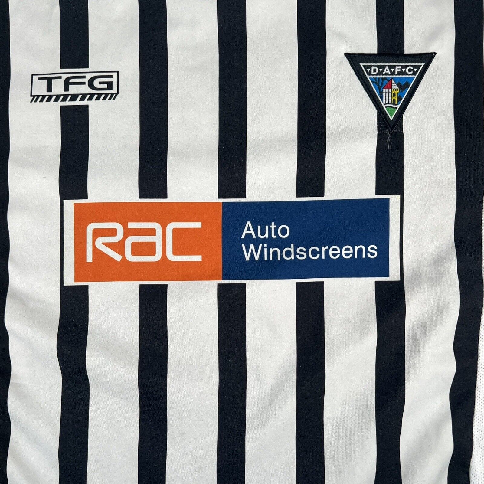 Dunfermline  football shirt - Size Large