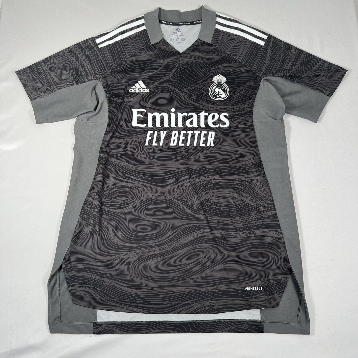 Real Madrid 2021/2022 Goalkeeper Football Shirt Men’s Large