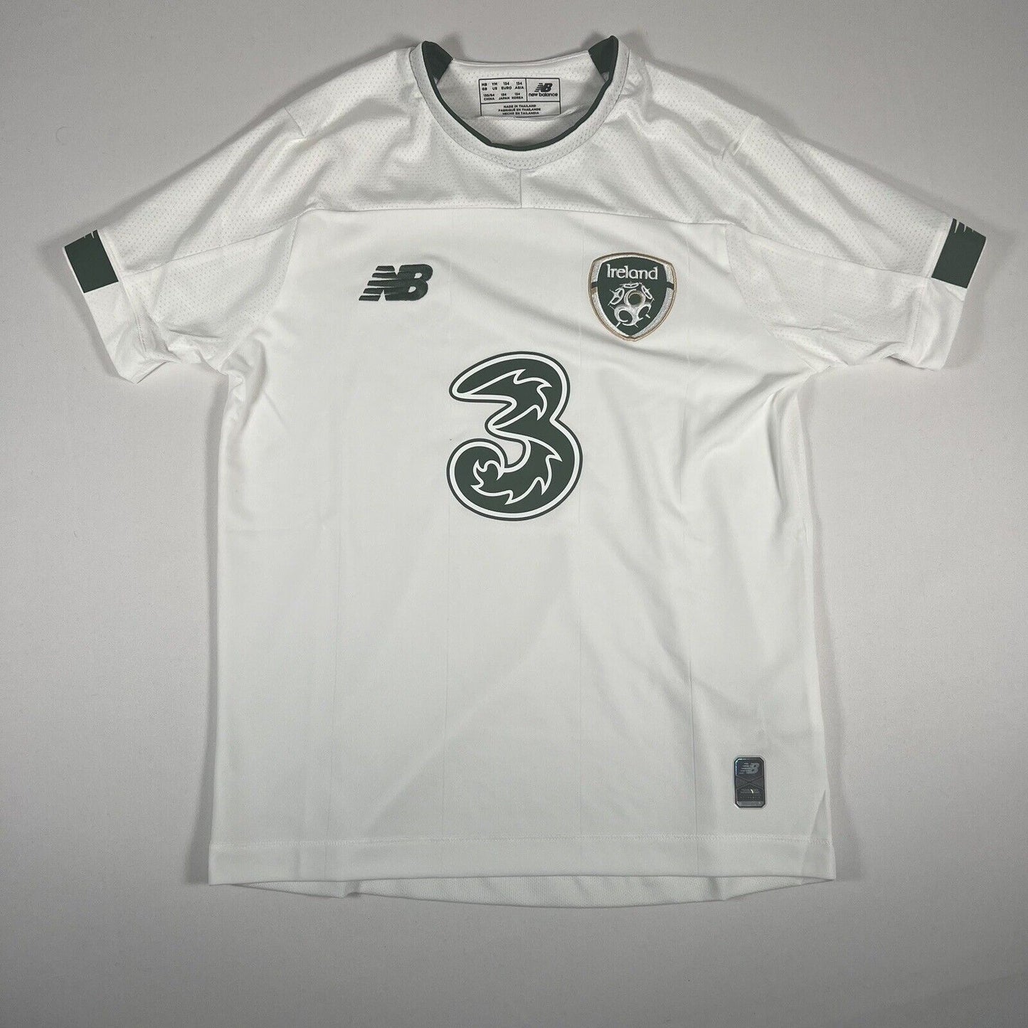 ireland 2020 2021 away football shirt medium boys child s2