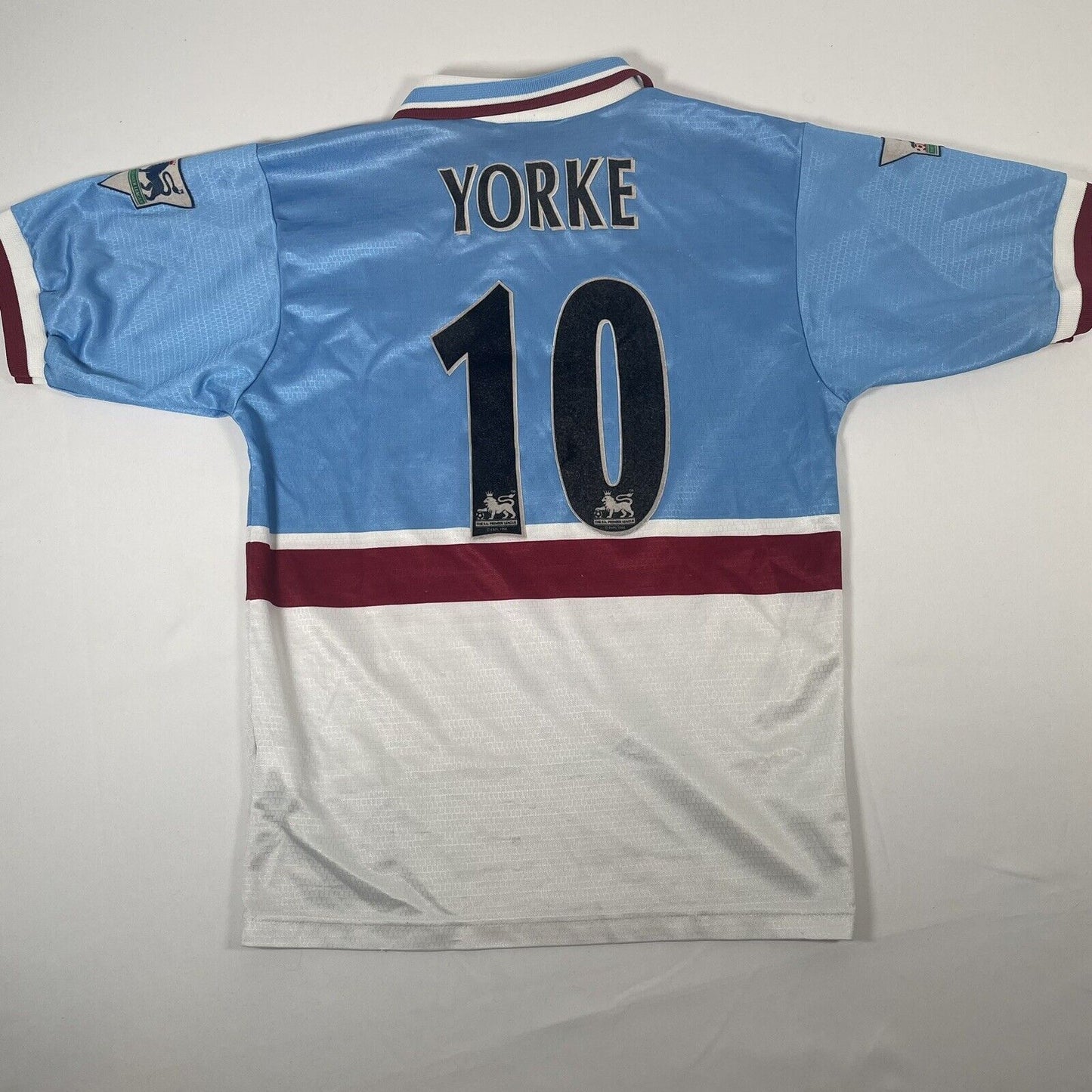 Aston Villa YORKE 10 1997/1998 Away Football Shirt Small